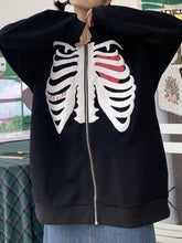 Kapuzenjacke mit Totenkopf-Reißverschluss